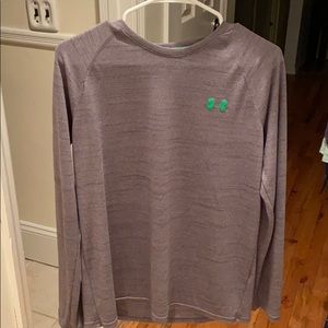 Under armor long sleeve shirt. Size small.